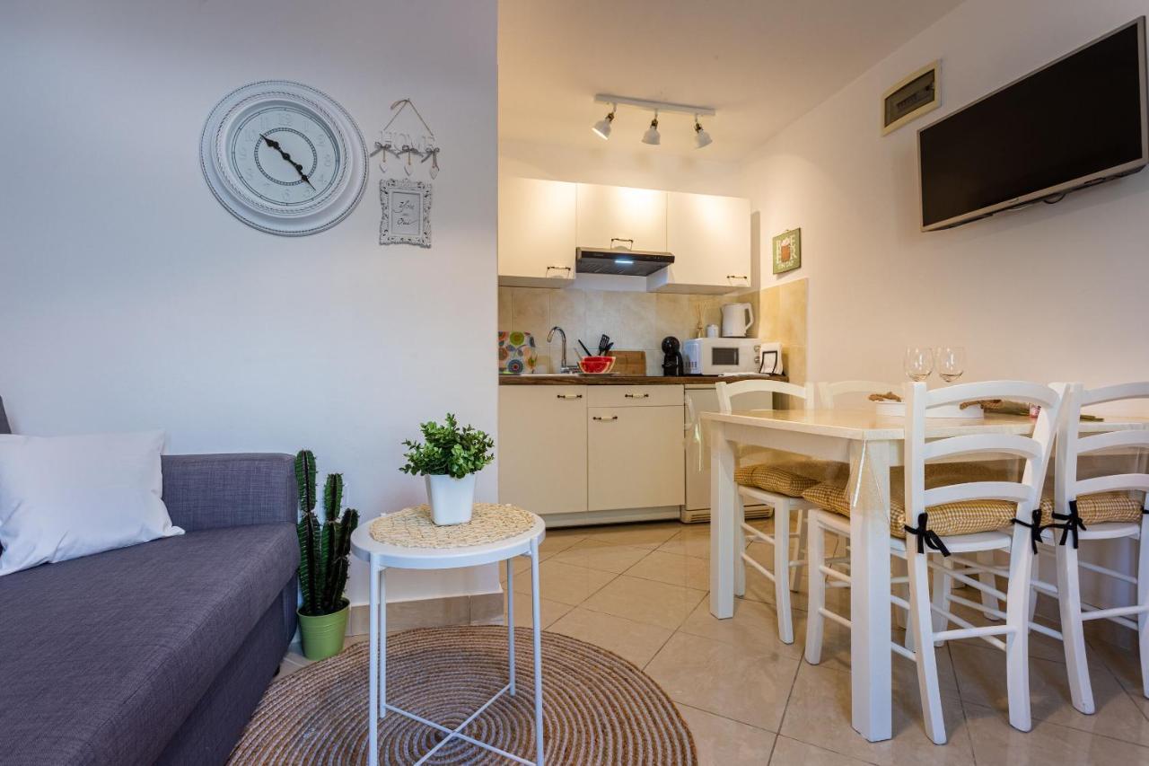 Apartment Magnolia Šilo Esterno foto